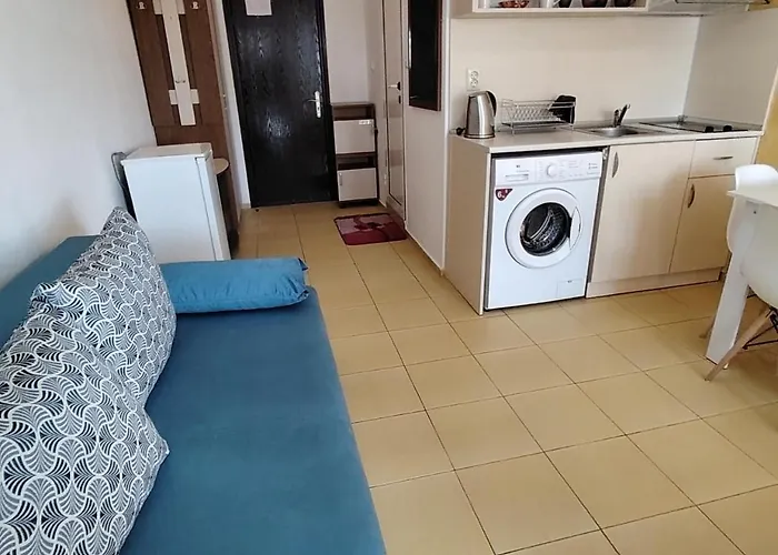 жасмин клуб * סאני ביץ'