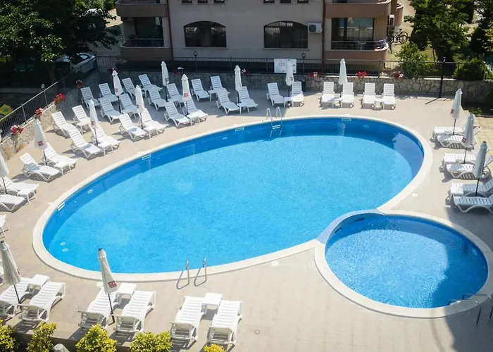 жасмин клуб * Солнечный берег